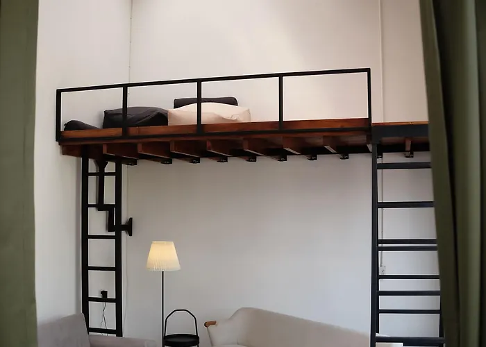 Urby Hostal *