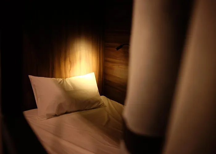 Urby Hostal *
